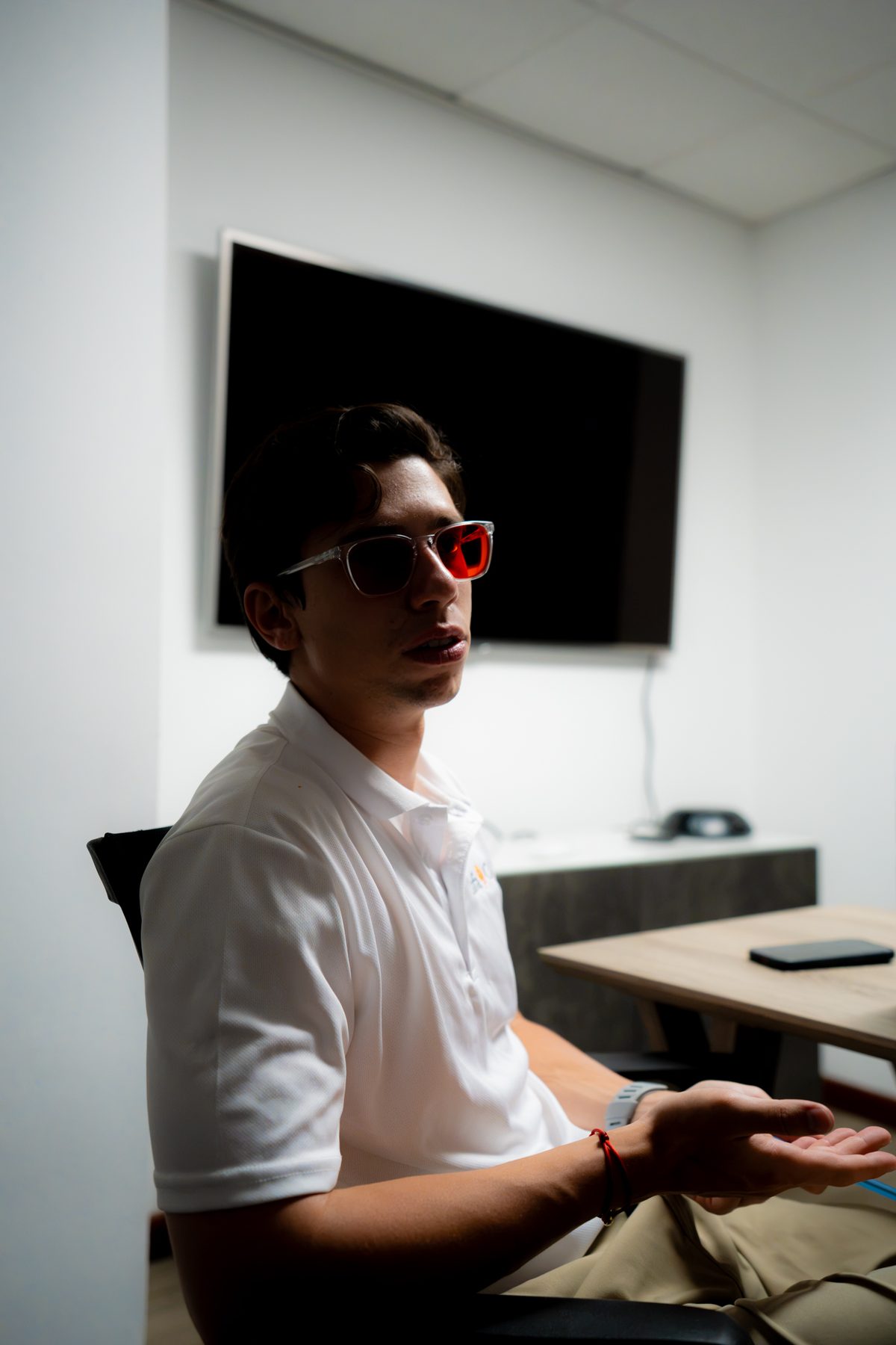 Daniel Vera en una reunión de ZafaCare